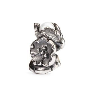 1 - May Flowering Strawberry Beads Silver Trollbeads TAGBE-00031