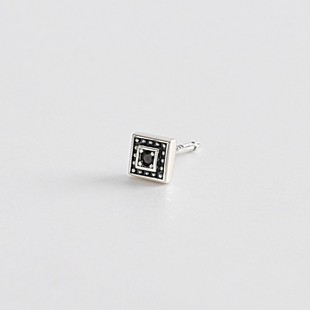 1 - Man square earring with black light point. 925 Silver Mabina 563484